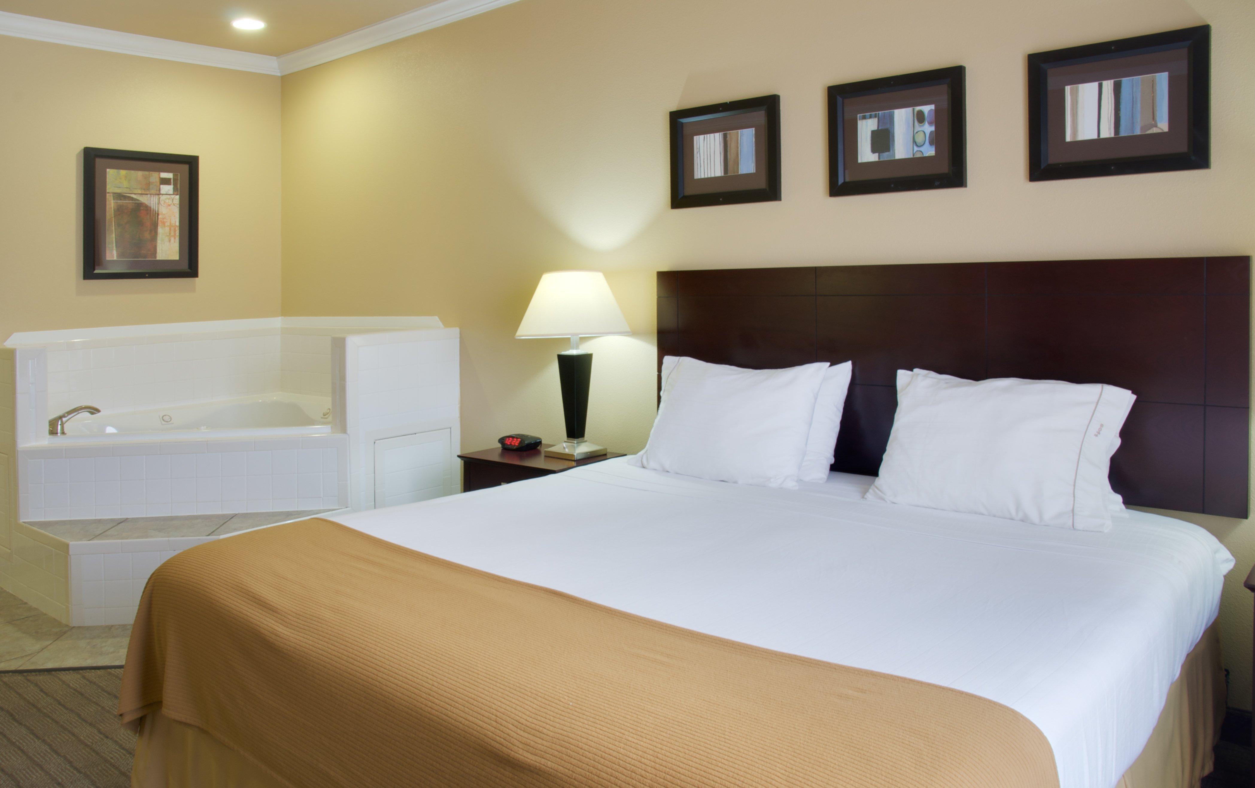 Holiday Inn Express Hotel And Suites Natchitoches By Ihg Shamard Heights Exterior foto
