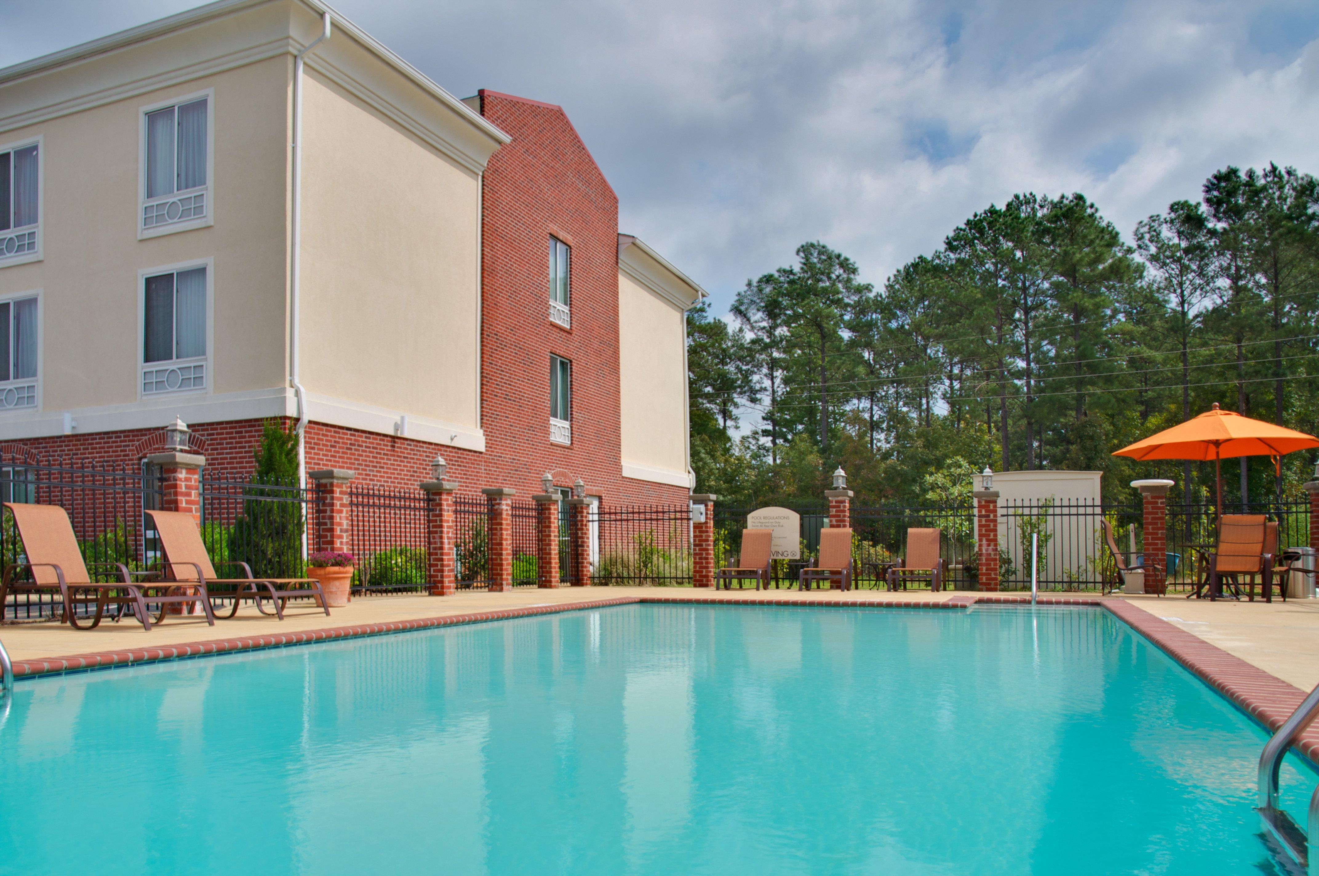 Holiday Inn Express Hotel And Suites Natchitoches By Ihg Shamard Heights Exterior foto