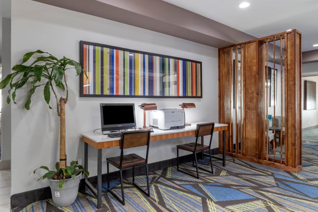 Holiday Inn Express Hotel And Suites Natchitoches By Ihg Shamard Heights Exterior foto